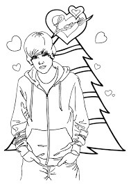 Justin Bieber dengan Pohon Pinus