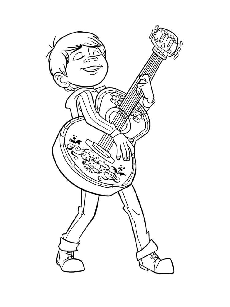 Miguel Memainkan Gitar
